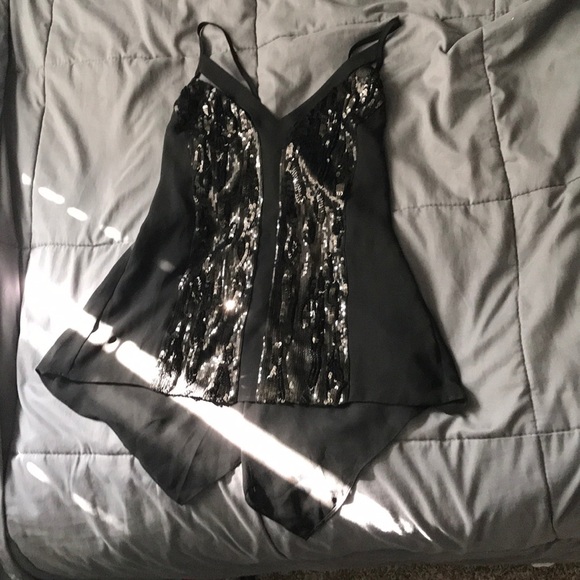 bebe Tops - Bebé blouse